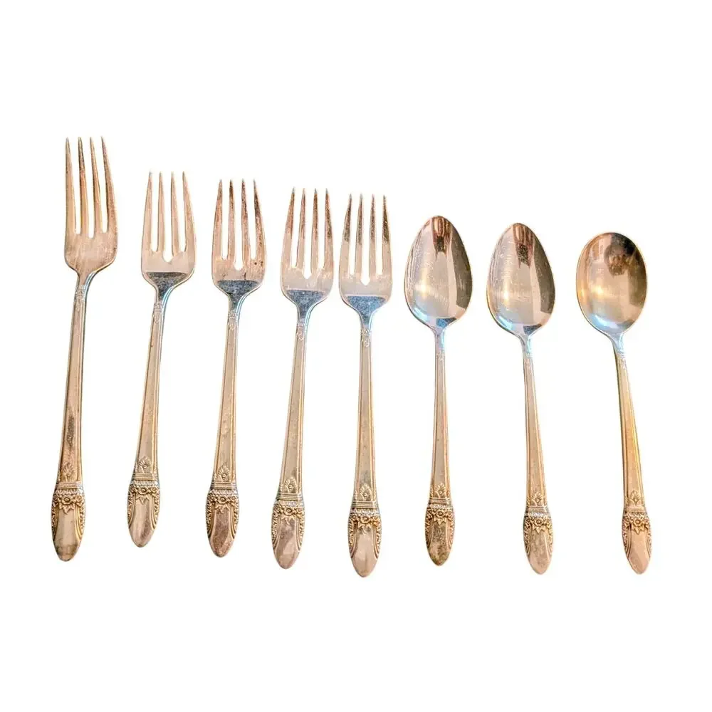 Vintage 1847 Rogers Bros FIRST LOVE Assorted 8 Piece Silverplate Flatware